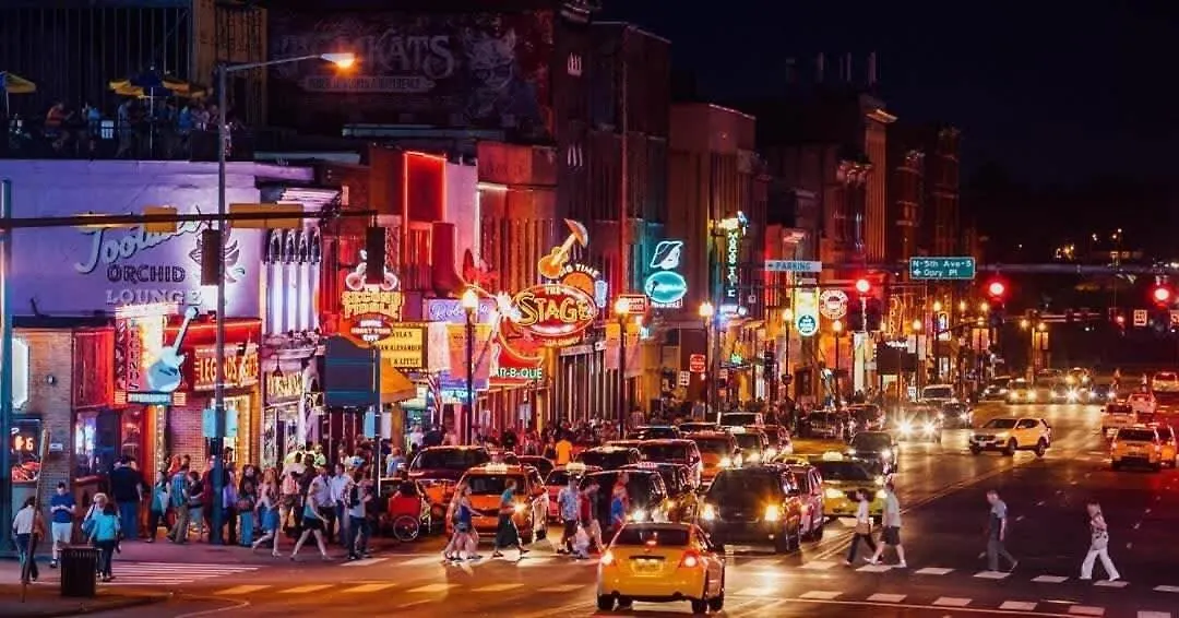 Honky Tonk Hangout - Minutes To Downtown - Rooftop Nashville